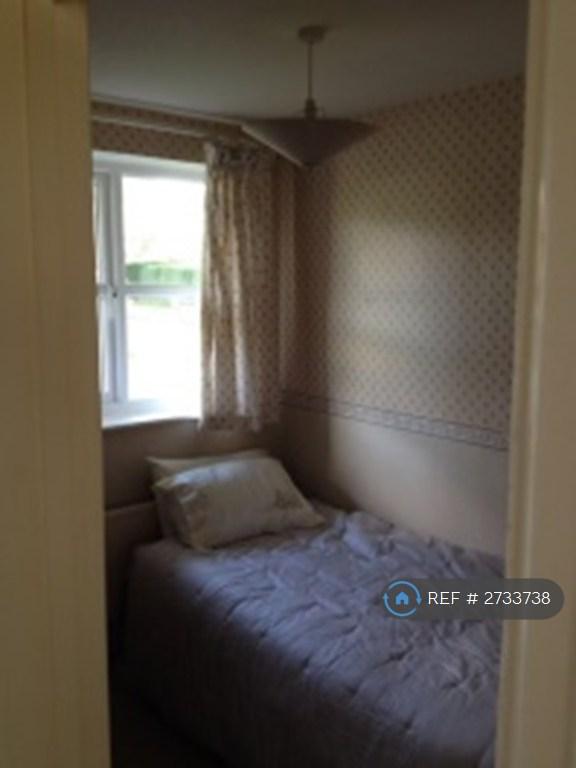 Second Bedroom (2.84 x 1.93m)