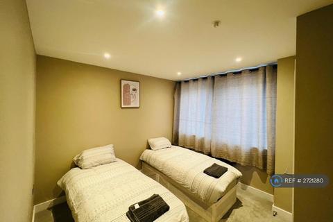 1 bedroom in a flat share to rent, Southchurch Road, Southend-On-Sea, SS1
