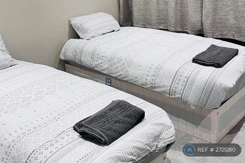 1 bedroom in a flat share to rent, Southchurch Road, Southend-On-Sea, SS1