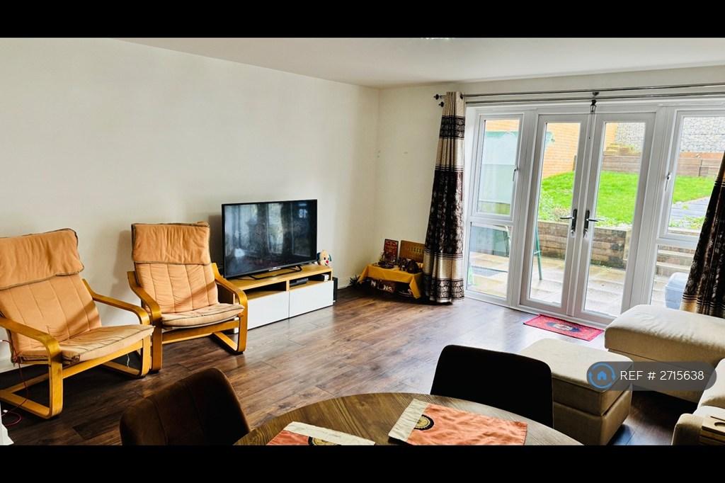 Living Room/Dining