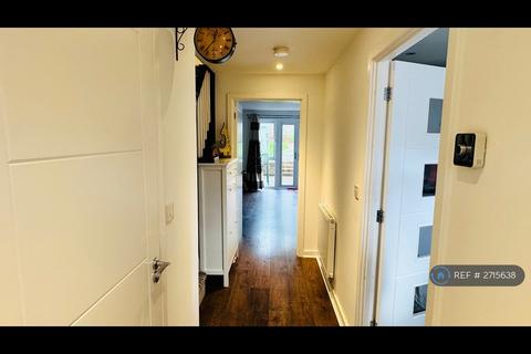 2 bedroom semi-detached house to rent, Bonnet Lane, Burgess Hill, RH15