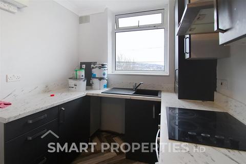 2 bedroom flat to rent, Tommy Lane, Linthwaite HD7