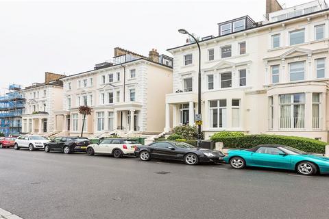 4 bedroom flat to rent - Belsize Park Gardens, London NW3