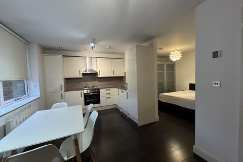 Studio to rent - St. Johns Road, Isleworth TW7