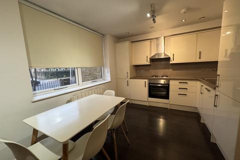 Studio to rent, St. Johns Road, Isleworth TW7