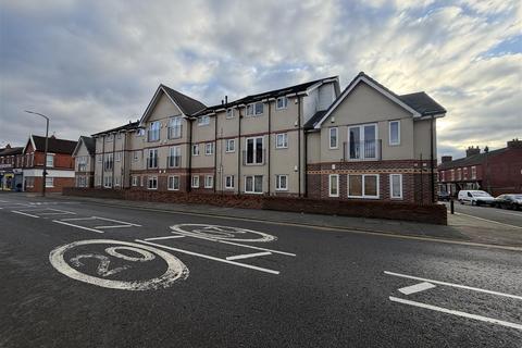 2 bedroom apartment to rent - Poulton Road, Wallasey