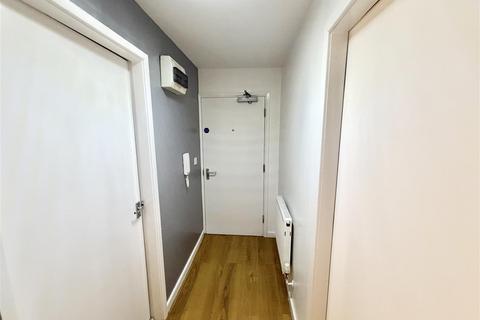 2 bedroom apartment to rent, Poulton Road, Wallasey