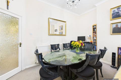 3 bedroom maisonette for sale, Kenton Avenue, Harrow, HA1