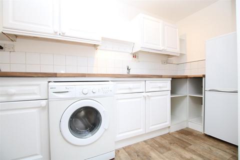 1 bedroom flat to rent, THE BISHOPRIC, HORSHAM
