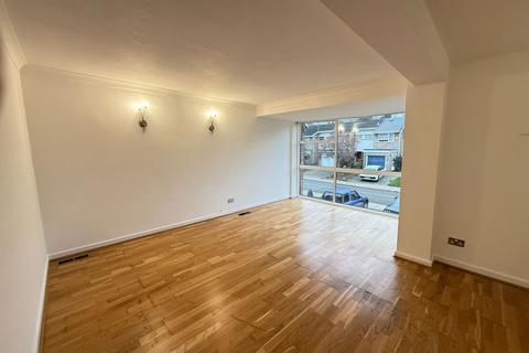 undefined, Hardwick Green, London W13