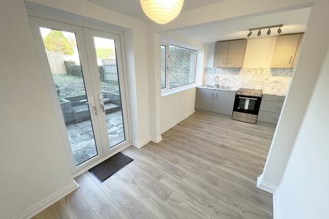 4 bedroom semi-detached house to rent, Merston Close, Brighton, BN2