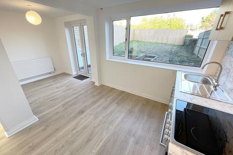 4 bedroom semi-detached house to rent, Merston Close, Brighton, BN2