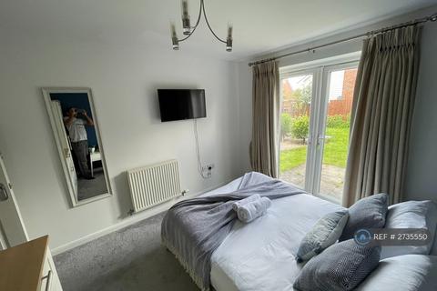 4 bedroom semi-detached house to rent - Brompton Road, Hamilton, Leicester, LE5
