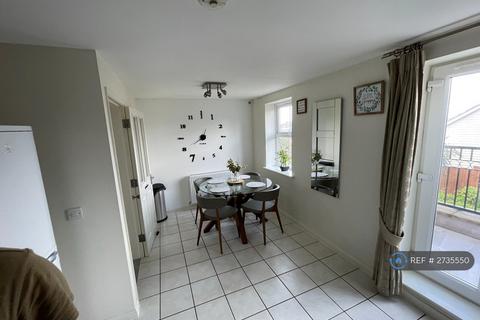 4 bedroom semi-detached house to rent, Brompton Road, Hamilton, Leicester, LE5