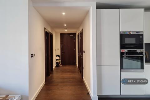 2 bedroom flat to rent, Senate Building, London, SW11
