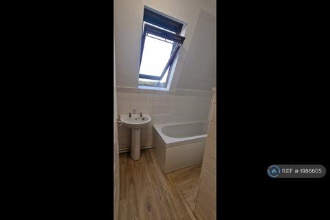 2 bedroom flat to rent, Seaside, Eastbourne, BN22