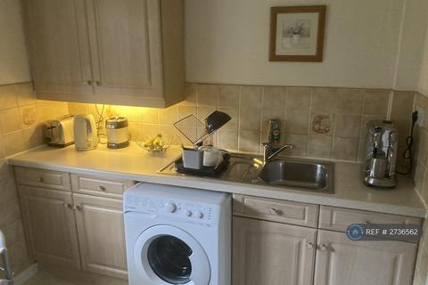 3 bedroom semi-detached house to rent, Bexhill Walk, Corby, NN18