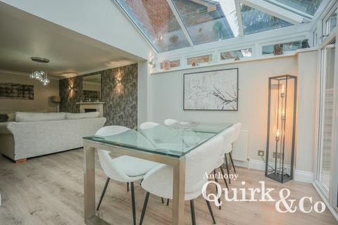4 bedroom detached house for sale, Papenburg Road, Canvey Island, SS8