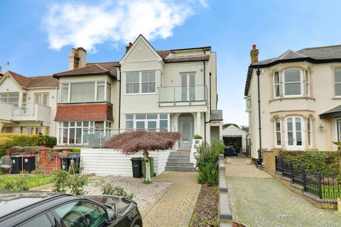 3 bedroom flat to rent - Cliff Parade, Leigh-on-sea, SS9