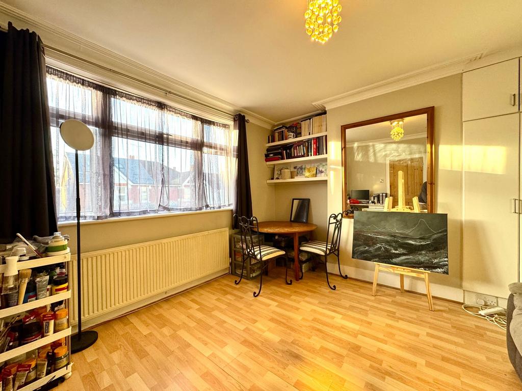 Lounge/ dining area