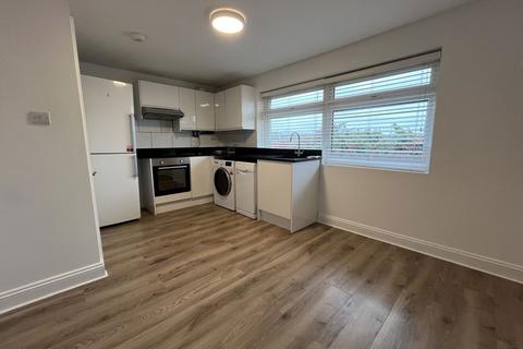 2 bedroom flat for sale, Burnham Way, London W13