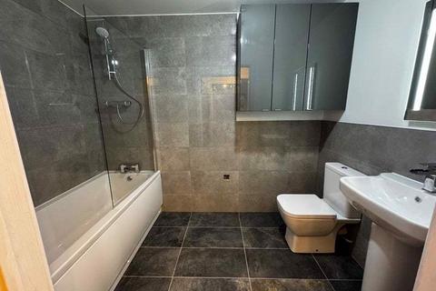 2 bedroom flat for sale, Stoneyholme Avenue, Manchester, M8 0BY
