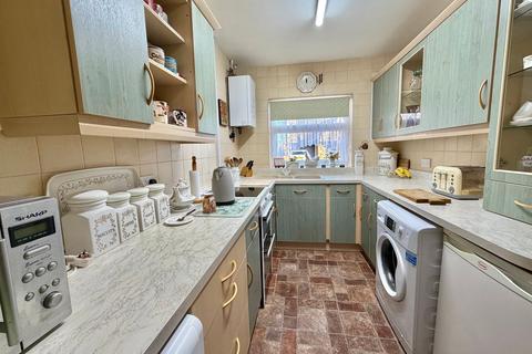 2 bedroom semi-detached bungalow for sale, Lodge Gate Close, Denholme, Bradford, BD13