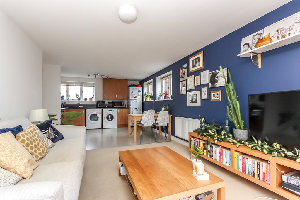 Lounge/Dining/Kitchen