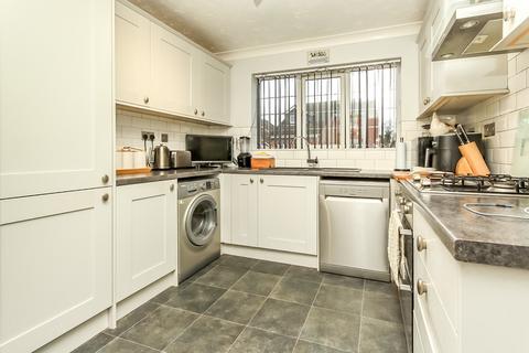4 bedroom detached house for sale, Larchwood Close, Wellingborough NN8