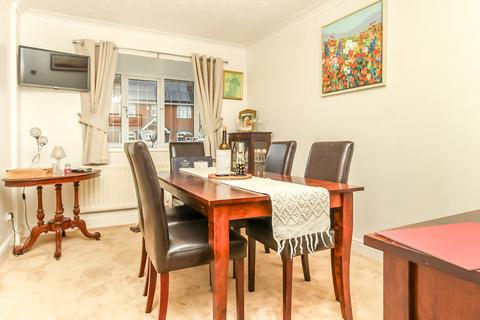 4 bedroom detached house for sale, Larchwood Close, Wellingborough NN8