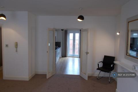 2 bedroom maisonette to rent, The Crescent, St Annes, FY8