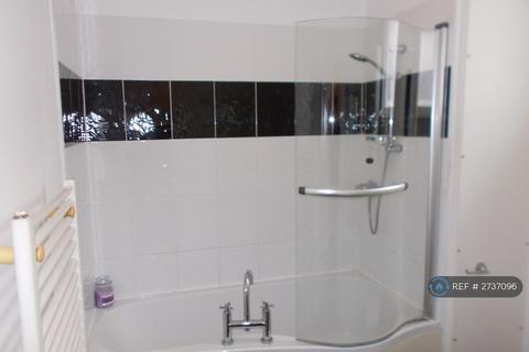 2 bedroom maisonette to rent, The Crescent, St Annes, FY8