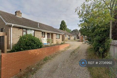 3 bedroom bungalow to rent, Barkham Road, Wokingham, RG41