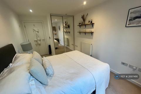 2 bedroom flat to rent, Eythorne Road, London, SW9