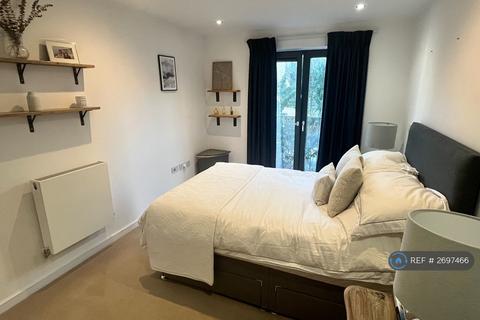 2 bedroom flat to rent, Eythorne Road, London, SW9