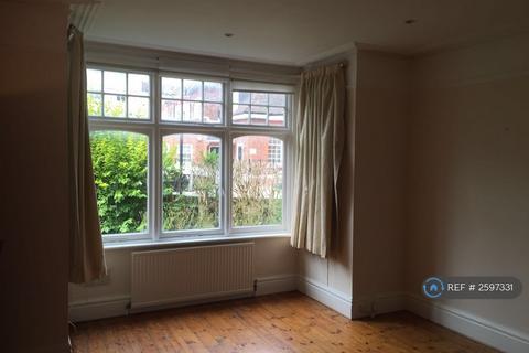 2 bedroom flat to rent, Normandy Avenue, High Barnet, EN5