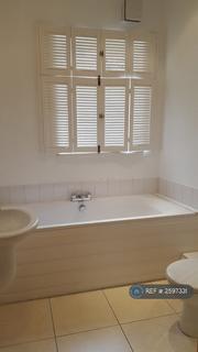 2 bedroom flat to rent, Normandy Avenue, High Barnet, EN5