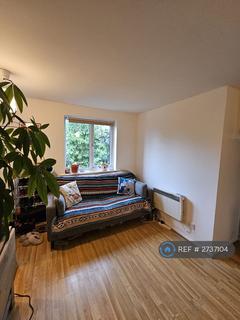 Studio to rent, Sunbury Court, London, SE14