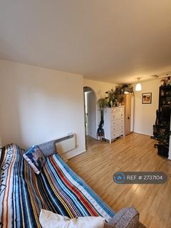 Studio to rent, Sunbury Court, London, SE14