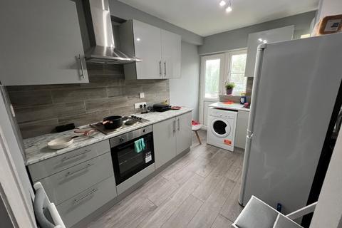 2 bedroom flat to rent, Highview Court, College Road, Harrow, HA3