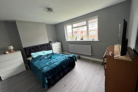 2 bedroom flat to rent, Highview Court, College Road, Harrow, HA3
