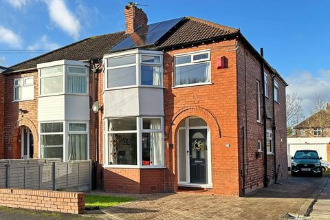 3 bedroom semi-detached house for sale - Radlet Drive, Timperley