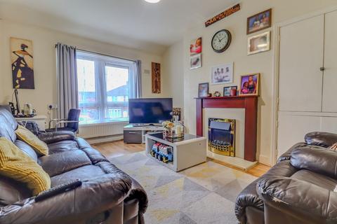 2 bedroom flat for sale, Saffron Lane, Leicester, LE2