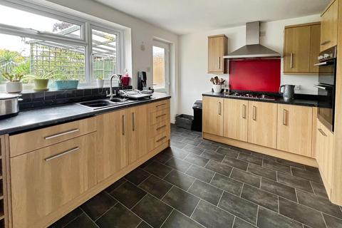 4 bedroom end of terrace house for sale, Whitchurch Road, Shrewsbury