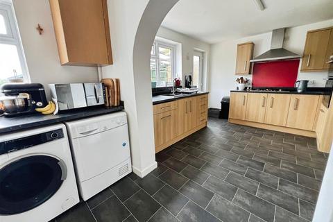 4 bedroom end of terrace house for sale, Whitchurch Road, Shrewsbury