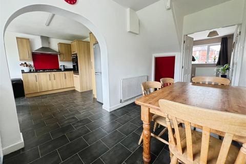 4 bedroom end of terrace house for sale, Whitchurch Road, Shrewsbury