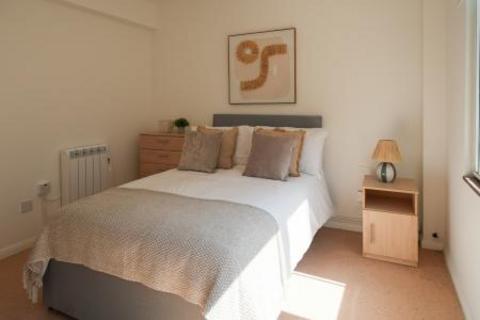 Studio to rent, South End, London, W8