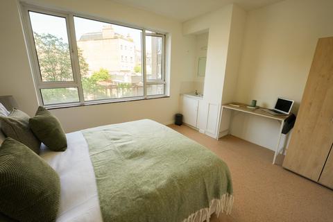 House share to rent, South End, London, W8