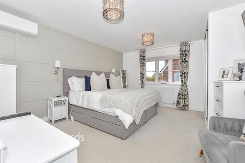 5 bedroom detached house for sale, Seymour Drive, Marden, Marden, Kent