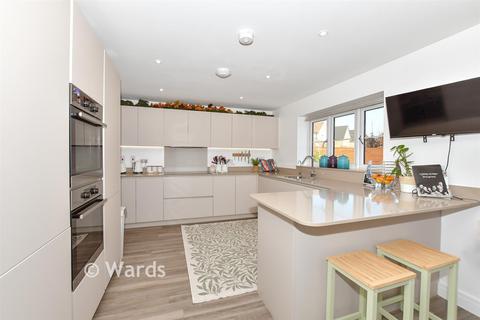 5 bedroom detached house for sale, Seymour Drive, Marden, Marden, Kent